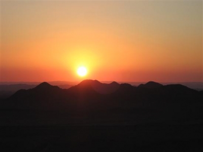 tramonto nel deserto
